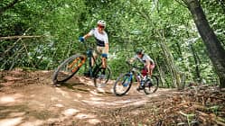 FOX 34 SC VS. ROCK SHOX SID, 120-mm Federgabeln