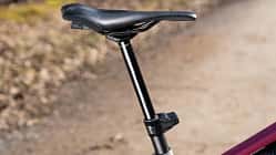 Rock Shox bringt seine überarbeitete Dropperpost: Für 2026 kommt eine neue Reverb AXS mit mehr Hubvarianten und anderer Akkuposition.