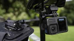 Das Pinclip-System von Fidlock ist perfekt für Creator*innen und bietet tolle Flexibilität, um Abenteuer videografisch festzuhalten.