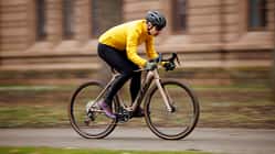 KTM Gravelator SX10,E-Gravelbike,Test,Action,schräge Ansicht