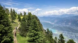 Südtirol,trails oberhalb eines Sees