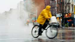 E-Biken im Regen 