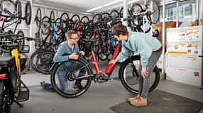E Bike Test Magazin ELEKTROBIKE Test 2023 Aufmacher 