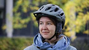 Ohrenschützer DIY Titelbild mit Ohrenschützern am Helm