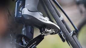 Q36.5 Unique Pro Schuhe und SRM X-Power II Road Pedale