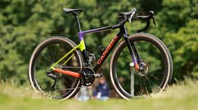 Carrera Eravel,Gravelbike,Test,schräge Gesamtansicht,Wiese