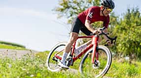 Ridley Noah Fast 3.0,ROADBIKE Test,Rennrad,Action,schnelle Kurvenfahrt