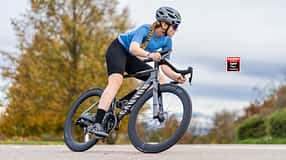 Canyon Aerod CF SLX 7 AXS Speed,ROADBIKE Test,Siegel,Action