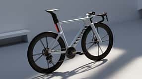 Canyon Predict Rennrad, Canyon Stingr Helm,Studie,schräg von oben