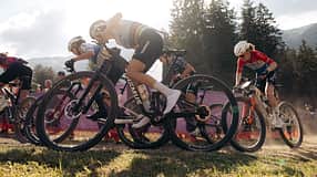 Die Riesenräder bei ihrem ersten Weltcup-Einsatz. Thömus-Maxon setzt als erstes Bike mit den neuen 32ern ein.