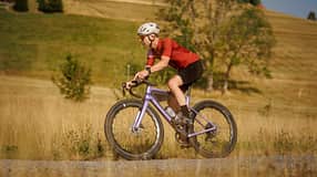 Gravelbike Scott Addict 2027, Addict 10,Action,Chefredakteur Alexander Walz,Test,Kurvenfahrt