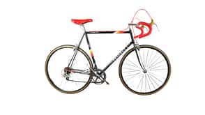 Seitenansicht Stadtrad ohne Motor I Vintage Rennrad Peugeot Seitenansicht Stadtrad ohne Motor I Vintage Rennrad Peugeot