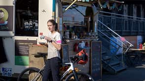 fahrradfrühling,kaffee,kiosk,pause,bekleidung,vaude,vaude sport gmbh & co kg,,stevens,stevens bikes,stevens vertriebs gmbh,,ortlieb,ortlieb sportartikel gmbh, Bei einer Tasse Kaffee werden die leeren Energiespeicher wieder gefüllt.