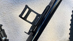 Bikepacking Essentials I Apidura Adapter für Flaschenhalter an kleinem Rahmen Bikepacking Essentials I Apidura Adapter für Flaschenhalter an kleinem Rahmen