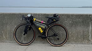 Bikepacking Essentials I Apidura wasserdichte Packtaschen Bikepacking Essentials I Apidura wasserdichte Packtaschen