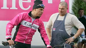 2005,Betreuer,Familie,Gruppe,Halbfigur,Maenner,Querformat,Rad Strasse,Radsport,Mallorca,Spanien, Support Staff,Group,Men,Road Cycling,Cycling Radsport: Team T-mobile 2005, Trainingslager