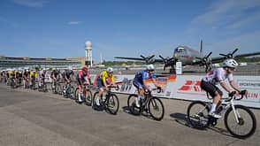 tempelhof-schöneberg,raisin bomber,trade fair,cycling association,bicycle race,berlin cycling association,race,tempelhofer,tempelhof-schoeneberg,bike,bicycle fair,german 14.04.2024. Airfield Race, Open Berlin State Championships in road racing as part of the Velo bicycle trade fair, Tempelhof Airport, Berlin, Germany