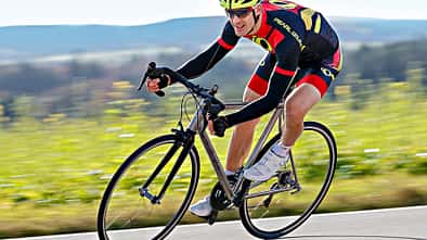 rb-0118-titan-rennraeder-test-nevi-classic-action-BO (jpg)