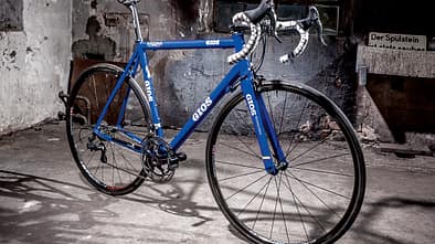 RB-1214-Stahl-Titan-Rennraeder-Gios-Regina