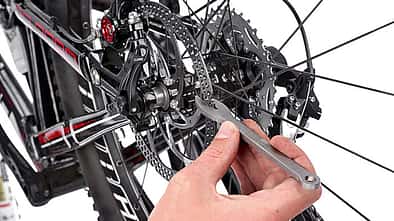 DrakeImages_Werkstatt_Bremse_montieren_036_100pc (jpg)