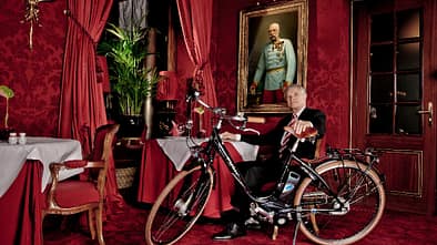 PUCHe_Kraftwerk_Limited_Edition_Thomas_Schaefer_Elmayer_(1)_(c)_Manfred_Baumann_Faber_GmbH (jpg)