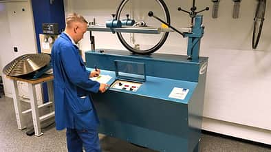 rb-1116-reifen-test-pruefstand-rollwiderstand-moritz-pfeiffer (jpg)