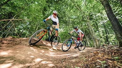 FOX 34 SC VS. ROCK SHOX SID, 120-mm Federgabeln