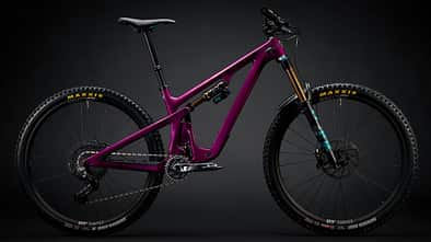 Mit dem SB 140 stellt Yeti ein neues All-Mountain-Bike mit 140 Millimetern Federweg am Heck vor.