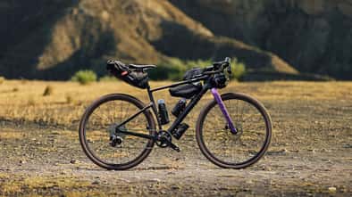 Wilier,Gravelbike,Adlar,Gesamtansicht,lila,schwarz