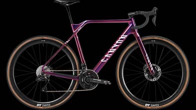 Das Canyon Inflite CFR Di2 Team mit Shimano Dura-Ace Di2-Antrieb. Kostenpunkt: 7499 €.
