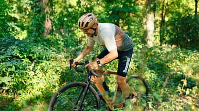 Gravelbike MyEsel Gravel Bike Aufmacher im Dickicht