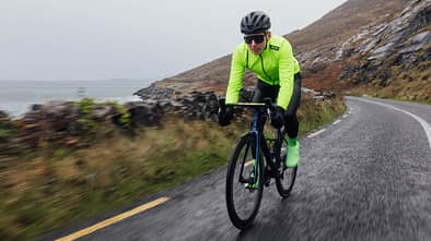 Winterjacke,Santini,Actionfoto,Straße,Kälte,Meer
