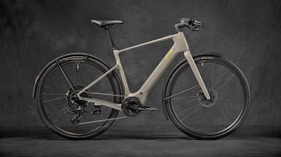 Light E-Bike Cannondale Tesoro Neo Carbon vor schwarz