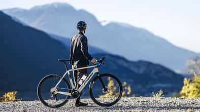 Das Stevens E-Getaway Elektro-Gravelbike in den Bergen.