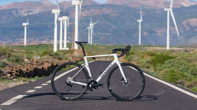 Venta R 24,Rennrad,weiß,Gesamtansicht,Straße,quer