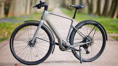 Light E-Bike Cannondale Tesoro Neo Carbon 1 Seitenansichjt von links
