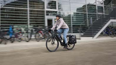 Gravel E-Bike Cube Nuroad Hybrid Action Alltag