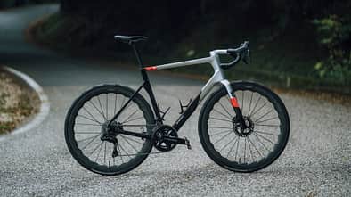 Basso SV im Farbton Rosso Vivo