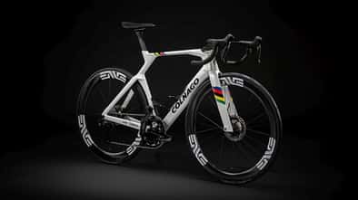 Das neue Colnago Y1Rs in der Lackierung für Tadej Pogacar