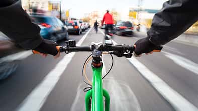 Fahrrad Autofahrer Straße 