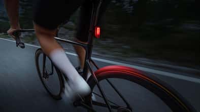 Lupine Rotlicht Pro Fahrradbeleuchtung Rücklicht Fahrbild Nacht