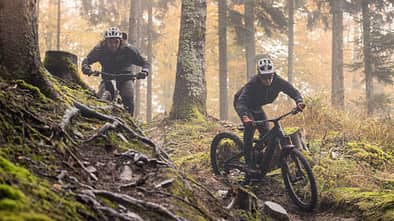 Zwei Fahrer auf dem Focus Jam² Next.