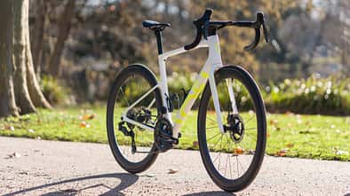 1OF1 The One,ROADBIKE Test,Rennrad,schräge Ansicht