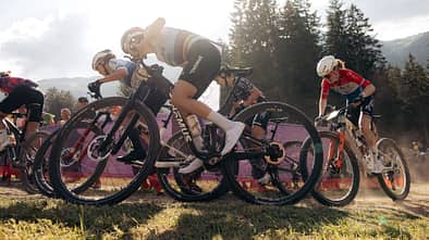 Die Riesenräder bei ihrem ersten Weltcup-Einsatz. Thömus-Maxon setzt als erstes Bike mit den neuen 32ern ein.