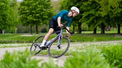 Cube Attain SLX,Einsteiger Rennrad,ROADBIKE Test,Action,Kurvenfahrt