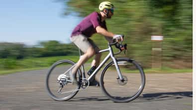 Cube Nuroad SLX,Gravelbike,Test,Action,Fahrer von links