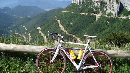 RB CEWE Fotowettbewerb 2013 Leserfotos Frank Henninger - Lesertext: Das erste Bild zeigt mein Fahrrad nach dem Ansteig auf den wunderschönen und serpentinenreichen \"Col de Rousset\" im Vercors, das zweite mich mit meinem Fahrradkollegen nach der bezwunge RB CEWE Fotowettbewerb 2013 Leserfotos Frank Henninger - Lesertext: Das erste Bild zeigt mein Fahrrad nach dem Ansteig auf den wunderschönen und serpentinenreichen \"Col de Rousset\" im Vercors, das zweite mich mit meinem Fahrradkollegen nach der bezwunge