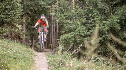 EB E-MTB Fahrtechnik Stefan Schlie Brixen01 (jpg) EB E-MTB Fahrtechnik Stefan Schlie Brixen01 (jpg)