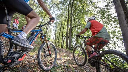 EB E-MTB Fahrtechnik Stefan Schlie Brixen08 (jpg) EB E-MTB Fahrtechnik Stefan Schlie Brixen08 (jpg)