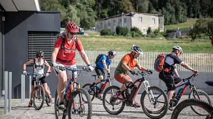 EB E-MTB Fahrtechnik Stefan Schlie Brixen07 (jpg) EB E-MTB Fahrtechnik Stefan Schlie Brixen07 (jpg)